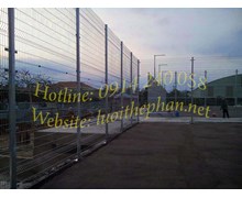 Hàng rào lưới sân tennis